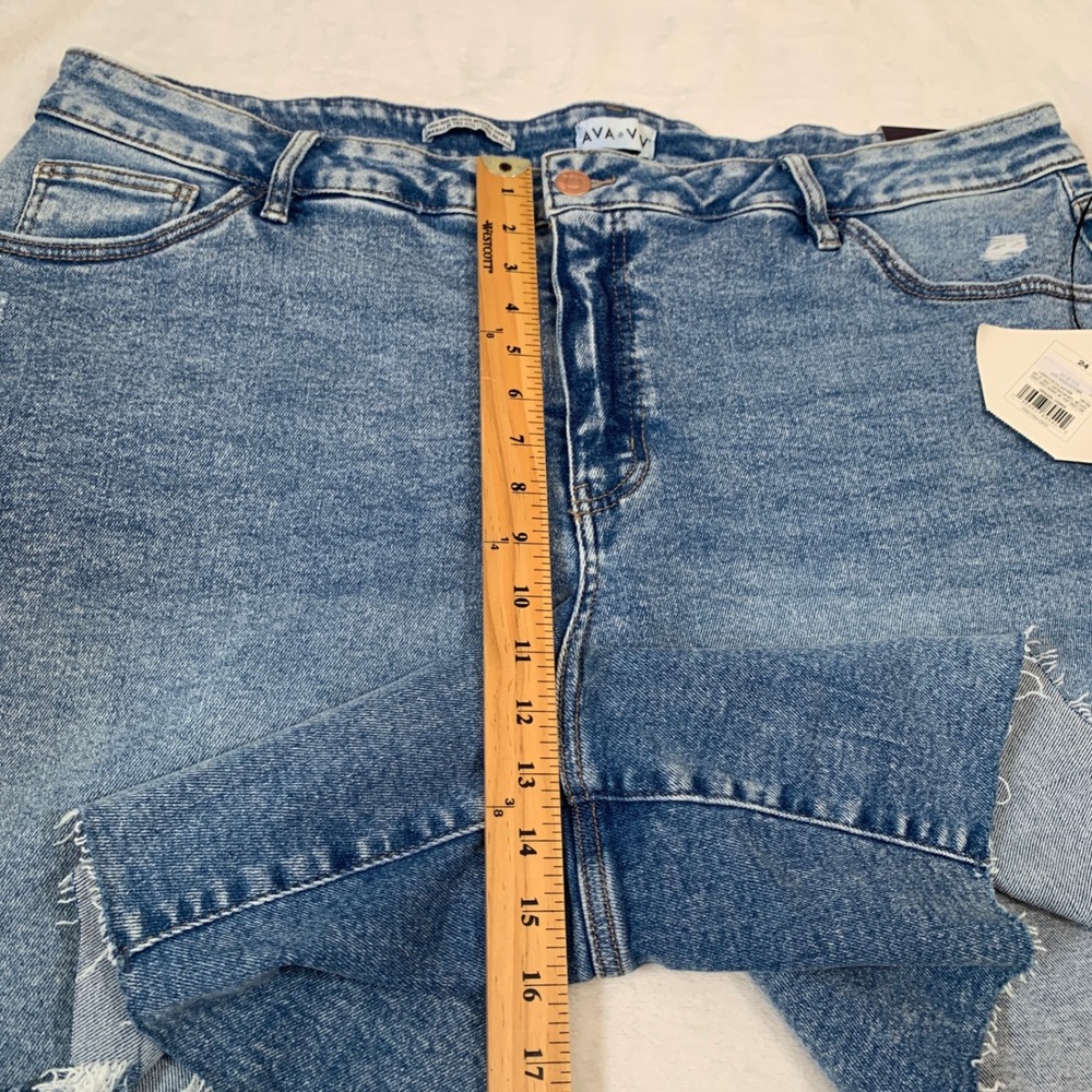 NEW AVA & VIV Acid Wash Denim High Rise Relaxed Bermuda‎ Short Size 24 - Picture 9 of 12